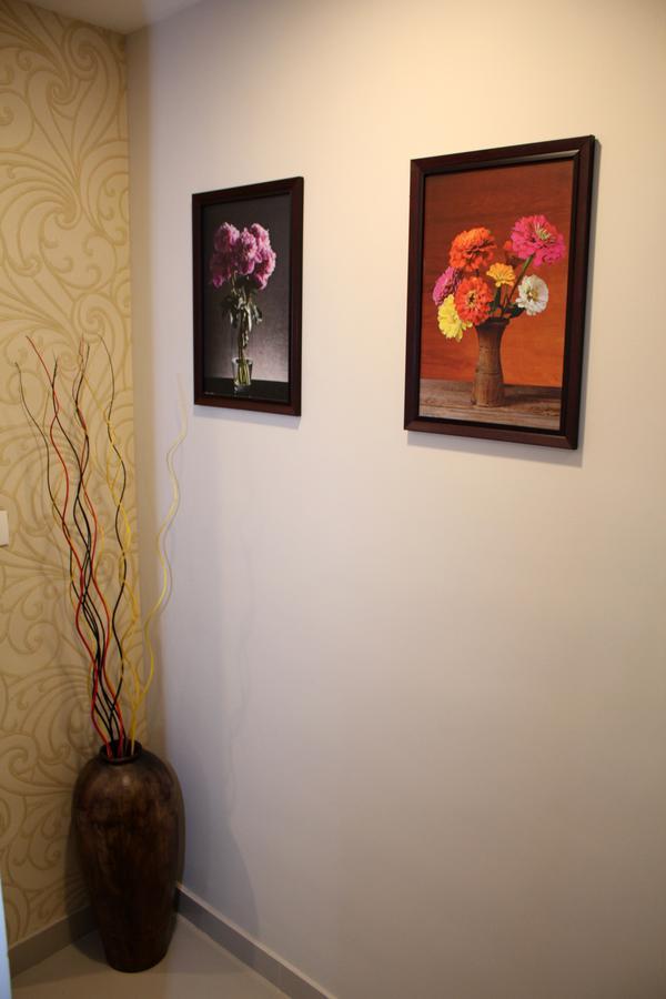 Collection O 8267 Galaxy Inn Kochi Extérieur photo